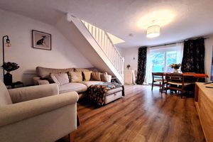 Lounge/Diner- click for photo gallery